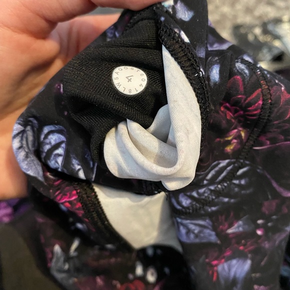 Wunder Under High-Rise Tight Nulux 28" $128 In Bloom Wunder Under Multi - Picture 3 of 3